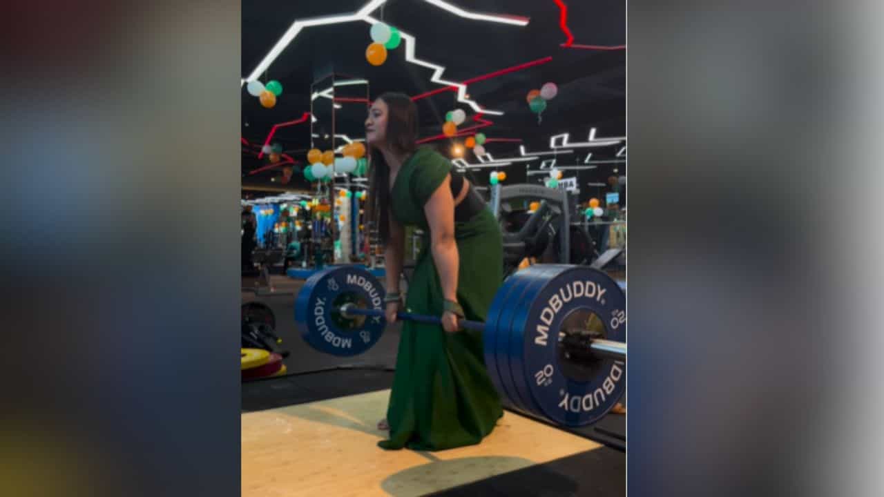 GYM ਵਿੱਚ ਸਾੜੀ ਪਾ ਕੇ ਪਹੁੰਚੀ ਔਰਤ, ਪਾਵਰ ਦੇਖ ਪਹਿਲਵਾਨ ਵੀ ਹੋ ਗਏ ਹੈਰਾਨ
