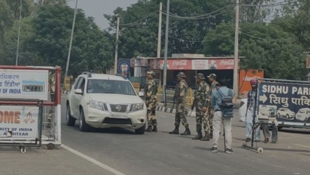 ਬਠਿੰਡਾ ਦੇ ਡਿਪਟੀ ਕਮਿਸ਼ਨਰ ਨੇ ਪ੍ਰੈਸ ਕਾਨਫਰੰਸ ਕਰਕੇ ਮੀਡੀਆ ਨੂੰ ਦਿੱਤੀ ਜਾਣਕਾਰੀ ਅਤੇ ਦੱਸਿਆ ਕਿ ਬਠਿੰਡਾ ਦੇ ਵਿੱਚ ਵੀ ਦੁਪਹਿਰ 4 ਵਜੇ ਦੋ ਜਗ੍ਹਾ ਤੇ ਰੇਲਵੇ ਸਟੇਸ਼ਨ ਅਤੇ ਮਿੱਤਲ ਮੌਕ ਡਰਿਲ ਕੀਤੀ ਜਾਵੇਗੀ ਅਤੇ ਸਾਇਰਨ ਵੀ ਦੋ ਮਿੰਟ ਲਈ ਬਜਾਏ ਜਾਣਗੇ।