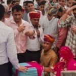OMG: ਮਾਮੇ ਨੇ ਭਾਣਜੇ ਦੇ ਵਿਆਹ ‘ਤੇ ਦਿੱਤਾ 1.51 ਕਰੋੜ Cash, 1 ਕਿਲੋ ਸੋਨਾ, 15 ਕਿਲੋ ਚਾਂਦੀ, 210 ਬੀਘੇ ਜ਼ਮੀਨ, ਪੈਟਰੋਲ ਪੰਪ ਅਤੇ ਫਲੈਟ OMG: ਮਾਮੇ ਨੇ ਭਾਣਜੇ ਦੇ ਵਿਆਹ ‘ਤੇ ਦਿੱਤਾ 1.51 ਕਰੋੜ Cash, 1 ਕਿਲੋ ਸੋਨਾ, 15 ਕਿਲੋ ਚਾਂਦੀ, 210 ਬੀਘੇ ਜ਼ਮੀਨ, ਪੈਟਰੋਲ ਪੰਪ ਅਤੇ ਫਲੈਟ