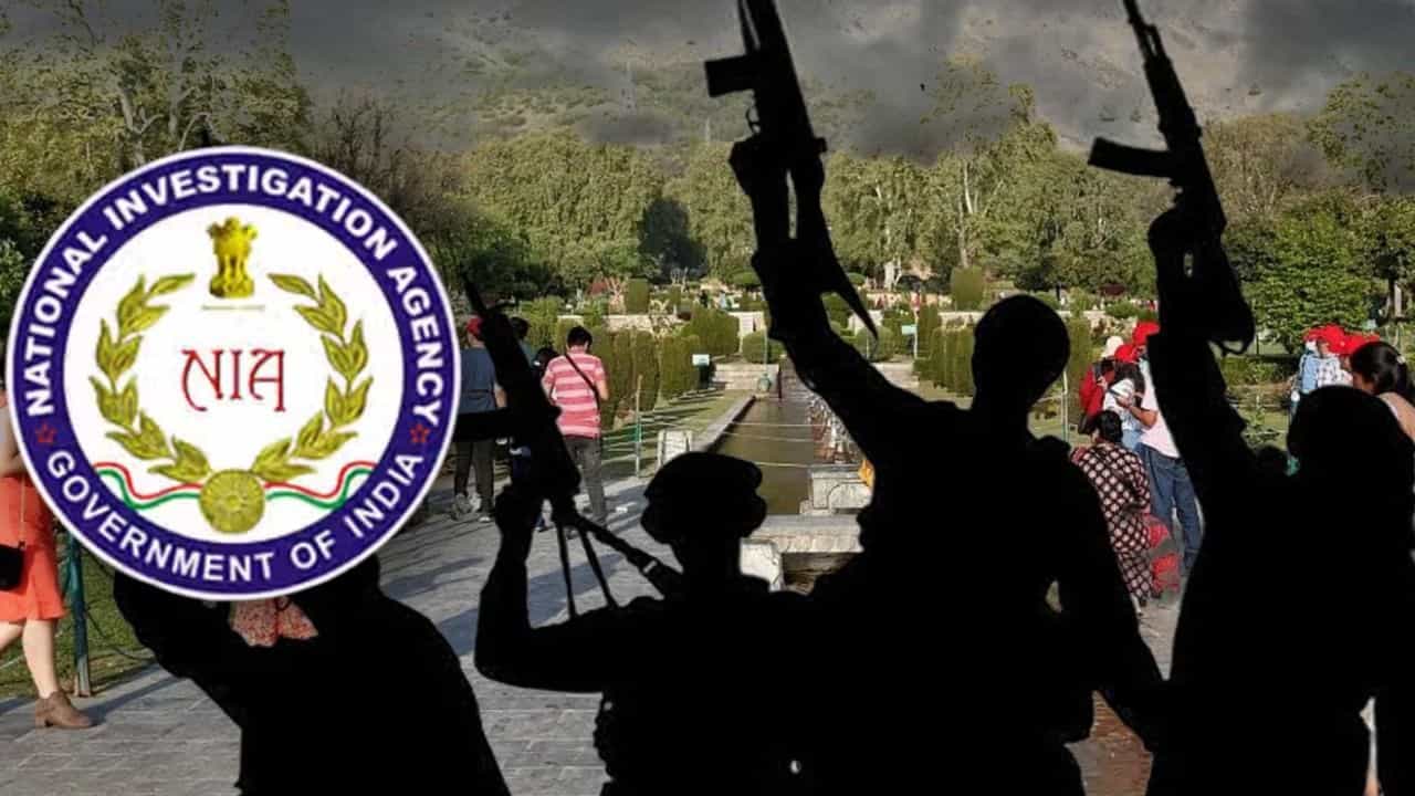 ਪਹਿਲਗਾਮ ਅੱਤਵਾਦੀ ਹਮਲੇ ਚ ਵੱਡੀ ਸਫਲਤਾ, ਅੱਤਵਾਦੀਆਂ ਨੂੰ ਪਨਾਹ ਦੇਣ ਵਾਲੇ 2 ਗ੍ਰਿਫ਼ਤਾਰ, ਲਸ਼ਕਰ-ਏ-ਤੋਇਬਾ ਨਾਲ ਜੁੜੇ ਹੋਏ ਸਨ ਪਾਕਿਸਤਾਨੀ ਹਮਲਾਵਰ ਪਹਿਲਗਾਮ ਅੱਤਵਾਦੀ ਹਮਲੇ ਚ ਵੱਡੀ ਸਫਲਤਾ, ਅੱਤਵਾਦੀਆਂ ਨੂੰ ਪਨਾਹ ਦੇਣ ਵਾਲੇ 2 ਗ੍ਰਿਫ਼ਤਾਰ, ਲਸ਼ਕਰ-ਏ-ਤੋਇਬਾ ਨਾਲ ਜੁੜੇ ਹੋਏ ਸਨ ਪਾਕਿਸਤਾਨੀ ਹਮਲਾਵਰ