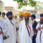 ਤਰਨਤਾਰਨ ਦੇ ਪਿੰਡ ਛੋਟਾ ਝਬਾਲ ਵਿੱਚ ਬੇਅਦਬੀ: ਫਿਰਨੀ ਨੇੜੇ ਮਿਲੇ ਗੁਟਕਾ ਸਾਹਿਬ ਦੇ ਅੰਗ, ਪਿੰਡ ਵਾਸੀਆਂ ਵਿੱਚ ਰੋਸ ਤਰਨਤਾਰਨ ਦੇ ਪਿੰਡ ਛੋਟਾ ਝਬਾਲ ਵਿੱਚ ਬੇਅਦਬੀ: ਫਿਰਨੀ ਨੇੜੇ ਮਿਲੇ ਗੁਟਕਾ ਸਾਹਿਬ ਦੇ ਅੰਗ, ਪਿੰਡ ਵਾਸੀਆਂ ਵਿੱਚ ਰੋਸ