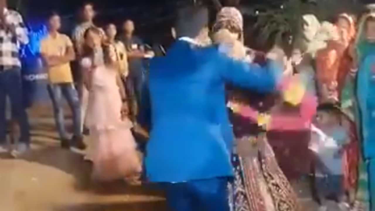 Viral: ਲਾੜੇ ਨੇ ਡਾਂਸ ਦੇ ਚੱਕਰ ਵਿੱਚ ਕਰਵਾਈ ਲਾੜੀ ਦੀ ਵੀ ਬੇਇਜ਼ਤੀ, VIDEO ਦੇਖ ਲੋਕਾਂ ਨੇ ਲਏ ਮਜ਼ੇ