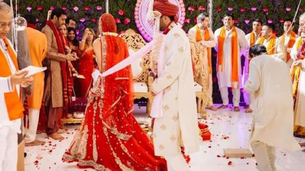 OMG: ‘ਭੱਜ ਗਿਆ ਵੱਡਾ ਤਾਂ ਛੋਟੇ ਪੁੱਤਰ ਨਾਲ ਕਰਵਾਓ ਕੁੜੀ ਦਾ ਵਿਆਹ…’, ਭੜਕੇ ਘਰਾਤੀਆਂ ਨੇ ਬਰਾਤੀਆਂ ਨੂੰ ਚਾੜ੍ਹੀ ਝਾਂਭੀ OMG: ‘ਭੱਜ ਗਿਆ ਵੱਡਾ ਤਾਂ ਛੋਟੇ ਪੁੱਤਰ ਨਾਲ ਕਰਵਾਓ ਕੁੜੀ ਦਾ ਵਿਆਹ…’, ਭੜਕੇ ਘਰਾਤੀਆਂ ਨੇ ਬਰਾਤੀਆਂ ਨੂੰ ਚਾੜ੍ਹੀ ਝਾਂਭੀ