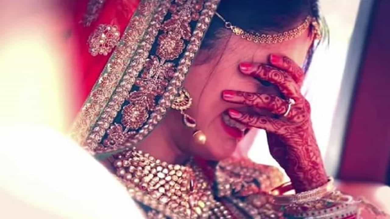 OMG: ਡੋਲੀ ਉੱਠਣ ਤੋਂ ਕੁਝ ਦੇਰ ਬਾਅਦ ਹੀ ਉੱਠੀ ਲਾੜੀ ਦੀ ਅਰਥੀ, ਲਾੜਾ ਲੜ ਰਿਹਾ ਜ਼ਿੰਦਗੀ ਦੀ ਜੰਗ... ਦੁਮਕਾ ਸੜਕ ਹਾਦਸੇ ਚ ਦੋ ਲੋਕਾਂ ਦੀ ਮੌਤ