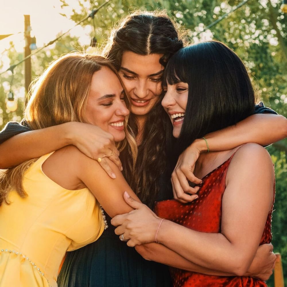 2022 ਵਿੱਚ ਆਇਆ ਸ਼ੋਅ "Another Self" ਵੀ ਇੱਕ ਬਹੁਤ ਮਸ਼ਹੂਰ ਤੁਰਕੀ ਸ਼ੋਅ ਹੈ। ਇਹ ਕਹਾਣੀ 3 ਦੋਸਤਾਂ ਬਾਰੇ ਹੈ, ਜੋ ਸਮੁੰਦਰ ਕੰਢੇ ਸਥਿਤ ਇੱਕ ਸ਼ਹਿਰ ਦਾ ਦੌਰਾ ਕਰਨ ਜਾਂਦੇ ਹਨ। ਇਹ ਸ਼ੋਅ ਨੈੱਟਫਲਿਕਸ 'ਤੇ ਉਪਲਬਧ ਹੈ, ਜੋ ਕਿ 8 ਐਪੀਸੋਡਾਂ ਦੀ ਕਹਾਣੀ ਹੈ।