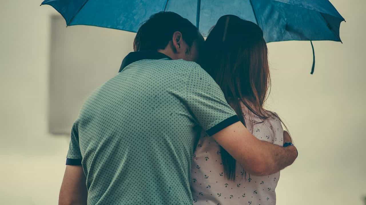 OMG: ਔਰਤ ਨੂੰ ਬੇਟੇ ਦੇ ਦੋਸਤ ਨਾਲ ਹੋ ਗਿਆ ਪਿਆਰ, I LOVE YOU ਕਹਿ ਕੇ 18 ਸਾਲ ਛੋਟੇ ਮੁੰਡੇ ਨਾਲ ਕਰਵਾ ਲਿਆ ਵਿਆਹ