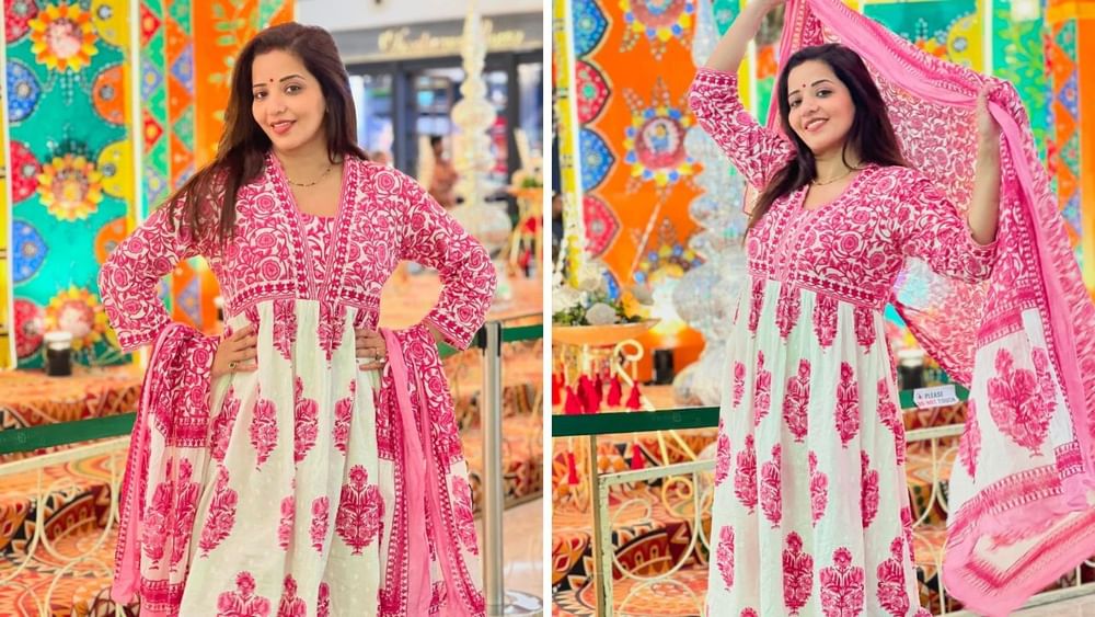 ਮੋਨਾਲੀਸਾ ਇਸ ਸਧਾਰਨ ਸੂਟ ਲੁੱਕ ਵਿੱਚ ਬਹੁਤ ਸੋਹਣੀ ਲੱਗ ਰਹੀ ਹੈ। ਗਰਮੀਆਂ ਦੇ ਮੌਸਮ ਲਈ, ਤੁਸੀਂ ਆਪਣੀ ਅਲਮਾਰੀ ਵਿੱਚ Cotton ਅਤੇ ਲਿਨਨ ਫੈਬਰਿਕ ਤੋਂ ਬਣੀ ਇਸ ਕਿਸਮ ਦੀ ਪ੍ਰਿੰਟਿਡ ਫਰੌਕ ਕੁਰਤੀ ਐਡ ਕਰ ਸਕਦੇ ਹੋ।