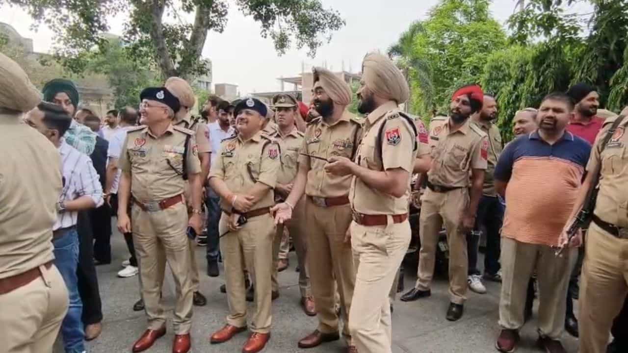 ਮੌਕ ਡਰਿੱਲ: ਜਲੰਧਰ, ਅੰਮ੍ਰਿਤਸਰ, ਮੋਹਾਲੀ ਵਿੱਚ ਬੰਬ ਸਕੁਐਡ-ਫਾਇਰ ਬ੍ਰਿਗੇਡ, ਜ਼ਖਮੀਆਂ ਨੂੰ ਦਿੱਤੀ ਗਈ ਮੁੱਢਲੀ ਸਹਾਇਤਾ