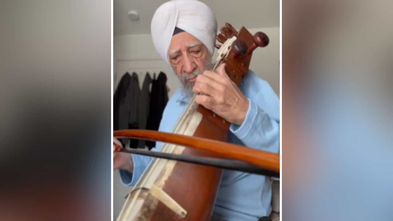 Viral: ਬਜ਼ੁਰਗ ਨੇ ਸਾਰੰਗੀ ਤੇ ਵਜਾਇਆ ਨਾ ਤੁਮ ਬੇਵਫਾ ਹੋ ਗੀਤ, ਸੁਣ ਕੇ ਮੰਤਰਮੁਗਧ ਹੋ ਗਏ ਲੋਕ