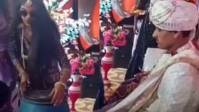ਵਿਆਹ ਵਿੱਚ ਅਜਿਹਾ ਤੋਹਫ਼ਾ ਕੌਣ ਦਿੰਦਾ ਹੈ ਭਰਾ? ਕੁੜੀਆਂ ਦਾ ਤੋਹਫ਼ਾ ਦੇਖ ਤੁਸੀਂ ਹੋ ਜਾਓਗੇ ਹੈਰਾਨ ਵਿਆਹ ਵਿੱਚ ਅਜਿਹਾ ਤੋਹਫ਼ਾ ਕੌਣ ਦਿੰਦਾ ਹੈ ਭਰਾ? ਕੁੜੀਆਂ ਦਾ ਤੋਹਫ਼ਾ ਦੇਖ ਤੁਸੀਂ ਹੋ ਜਾਓਗੇ ਹੈਰਾਨ...