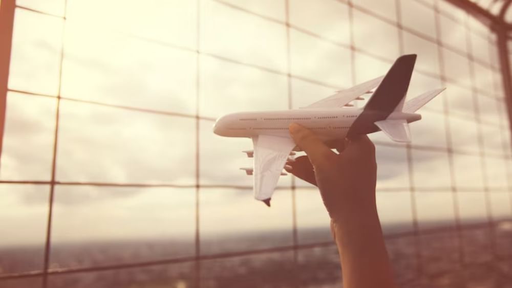 ਭਾਰਤੀ ਮੂਲ ਦੇ ਨਾਲ ਵਿਆਹ- ਵਿਦੇਸ਼ੀ ਨਾਗਰਿਕ ਜੋ ਕਿਸੇ ਭਾਰਤੀ ਨਾਗਰਿਕ ਜਾਂ OCI ਕਾਰਡ ਧਾਰਕ ਨਾਲ ਵਿਆਹੇ ਹੋਏ ਹਨ ਅਤੇ ਘੱਟੋ-ਘੱਟ ਦੋ ਸਾਲਾਂ ਤੋਂ ਇੱਕ ਵੈਧ ਵਿਆਹੁਤਾ ਰਿਸ਼ਤੇ ਵਿੱਚ ਹਨ, ਉਹ ਵੀ ਅਰਜ਼ੀ ਦੇ ਸਕਦੇ ਹਨ। ਮੂਲ ਰੂਪ ਵਿੱਚ, ਭਾਰਤੀ ਨਾਗਰਿਕ ਜਿਨ੍ਹਾਂ ਨੇ ਕਿਸੇ ਹੋਰ ਦੇਸ਼ ਦੀ ਨਾਗਰਿਕਤਾ ਲਈ ਹੈ।