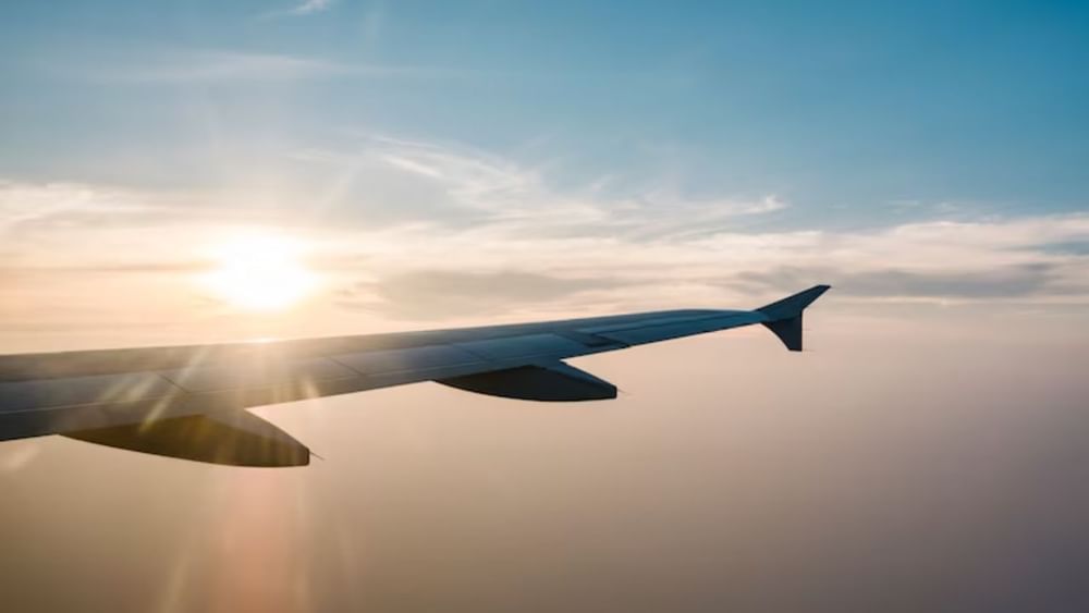 ਕੌਣ ਯੋਗ ਨਹੀਂ ਹੈ? ਕੁਝ ਸ਼੍ਰੇਣੀਆਂ ਹਨ ਜੋ OCI ਕਾਰਡਾਂ ਲਈ ਯੋਗ ਨਹੀਂ ਹਨ। ਵਰਤਮਾਨ ਵਿੱਚ, ਪਾਕਿਸਤਾਨ ਜਾਂ ਬੰਗਲਾਦੇਸ਼ ਦੇ ਨਾਗਰਿਕ OCI ਕਾਰਡਾਂ ਲਈ ਅਰਜ਼ੀ ਨਹੀਂ ਦੇ ਸਕਦੇ ਭਾਵੇਂ ਉਨ੍ਹਾਂ ਦੇ ਪੂਰਵਜ ਭਾਰਤ ਵਿੱਚ ਪੈਦਾ ਹੋਏ ਹੋਣ। ਜਿਨ੍ਹਾਂ ਦੇ ਪੂਰਵਜ ਗੈਰ-ਭਾਰਤੀ ਹਨ: ਜੇਕਰ ਕਿਸੇ ਵਿਅਕਤੀ ਦੇ ਮਾਤਾ-ਪਿਤਾ, ਦਾਦਾ-ਦਾਦੀ ਜਾਂ ਪੂਰਵਜ ਭਾਰਤੀ ਨਾਗਰਿਕ ਨਹੀਂ ਸਨ, ਤਾਂ ਉਹ ਇਸਦੇ ਲਈ ਅਯੋਗ ਹਨ।