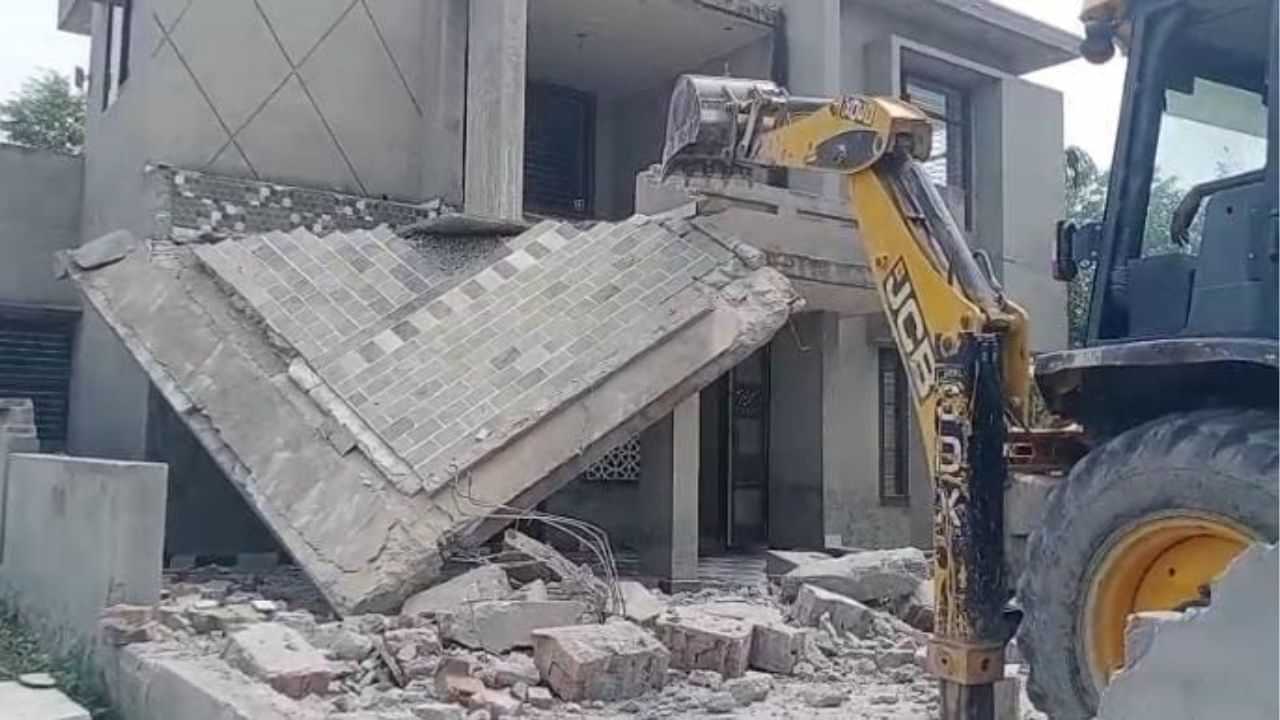 ਫਿਰੋਜ਼ਪੁਰ ਚ ਨਸ਼ਾ ਤਸਕਰਾਂ ਤੇ ਐਕਸ਼ਨ, 2 ਘਰਾਂ ਤੇ ਚੱਲਿਆ ਪੀਲਾ ਪੰਜਾ ਫਿਰੋਜ਼ਪੁਰ ਚ ਨਸ਼ਾ ਤਸਕਰਾਂ ਤੇ ਐਕਸ਼ਨ, 2 ਘਰਾਂ ਤੇ ਚੱਲਿਆ ਪੀਲਾ ਪੰਜਾ