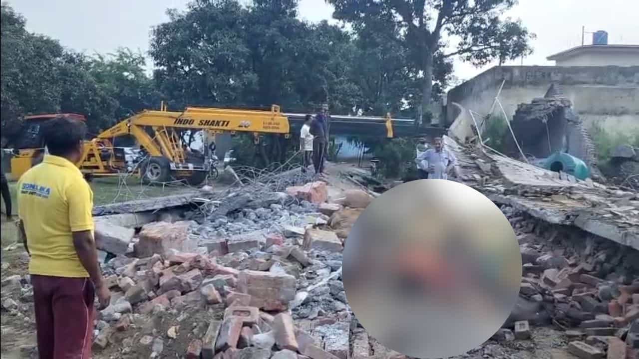 ਹੁਸ਼ਿਆਰਪੁਰ ਚ 20 ਤੋਂ ਵੱਧ ਗਾਵਾਂ ਦੀ ਮੌਤ, ਗਊਸ਼ਾਲਾ ਦਾ ਛੱਤ ਡਿੱਗਣ ਕਾਰਨ ਵਾਪਰਿਆ ਹਾਦਸਾ ਹੁਸ਼ਿਆਰਪੁਰ ਚ 20 ਤੋਂ ਵੱਧ ਗਾਵਾਂ ਦੀ ਮੌਤ, ਗਊਸ਼ਾਲਾ ਦਾ ਛੱਤ ਡਿੱਗਣ ਕਾਰਨ ਵਾਪਰਿਆ ਹਾਦਸਾ