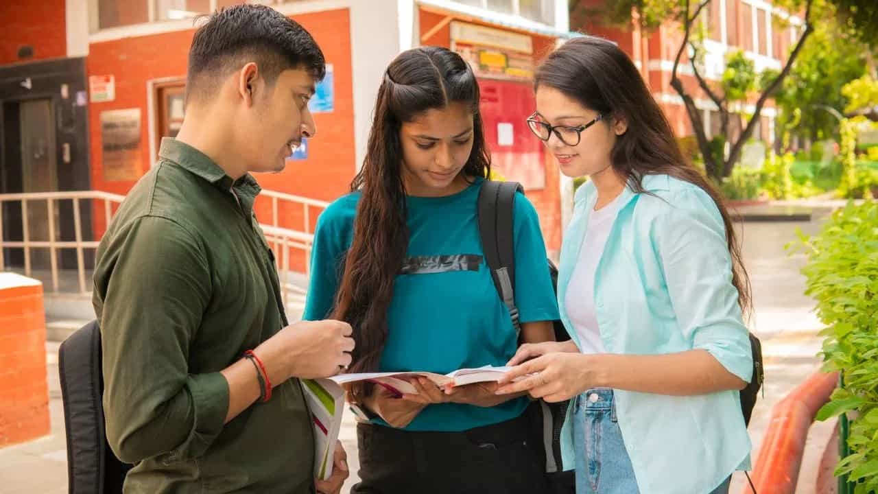 ਹੁਣ ਤੋਂ NEET-JEE ਦੀ ਤਿਆਰੀ ਸ਼ੁਰੂ ਕਰ ਸਕਦੇ ਹਨ 10ਵੀਂ ਪਾਸ ਵਿਦਿਆਰਥੀ, ਇੱਥੇ ਮਿਲੇਗੀ ਮੁਫ਼ਤ ਕੋਚਿੰਗ