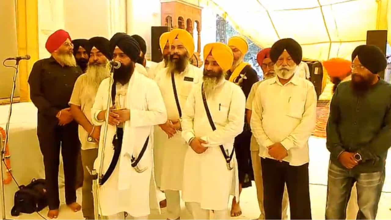 ਰਾਮਬਾਗ ਚ ਇਤਿਹਾਸਕ ਢੰਗ ਨਾਲ ਮਨਾਈ ਗਈ ਮਹਾਰਾਜਾ ਰਣਜੀਤ ਸਿੰਘ ਦੀ ਬਰਸੀ, ਜਥੇਦਾਰ ਨੇ ਕੀਤੀ ਅਪੀਲ ਰਾਮਬਾਗ ਚ ਇਤਿਹਾਸਕ ਢੰਗ ਨਾਲ ਮਨਾਈ ਗਈ ਮਹਾਰਾਜਾ ਰਣਜੀਤ ਸਿੰਘ ਦੀ ਬਰਸੀ, ਜਥੇਦਾਰ ਨੇ ਕੀਤੀ ਅਪੀਲ