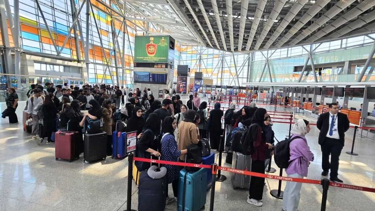 ਭਾਰਤੀ ਦੂਤਾਵਾਸ ਨੇ ਰੋਕਿਆ ਆਪ੍ਰੇਸ਼ਨ ਸਿੰਧੂ, ਨਾਗਰਿਕਾਂ ਲਈ ਐਡਵਾਈਜ਼ਰੀ ਜਾਰੀ ਭਾਰਤੀ ਦੂਤਾਵਾਸ ਨੇ ਰੋਕਿਆ ਆਪ੍ਰੇਸ਼ਨ ਸਿੰਧੂ, ਨਾਗਰਿਕਾਂ ਲਈ ਐਡਵਾਈਜ਼ਰੀ ਜਾਰੀ