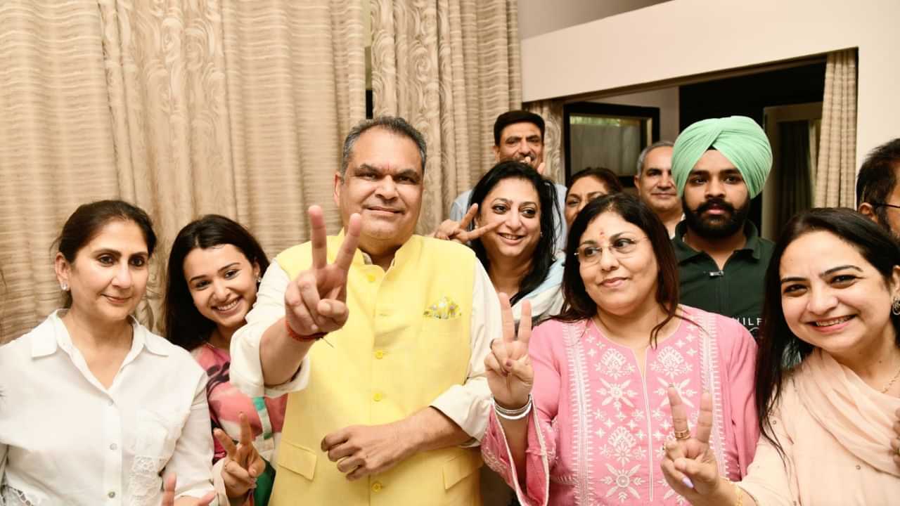 ਥੋੜੀ ਦੇਰ ਚ ਪੰਜਾਬ ਕੈਬਿਨੇਟ ਦਾ ਵਿਸਥਾਰ, ਗਵਰਨਰ ਹਾਊਸ ਪਹੁੰਚੇ ਸੰਜੀਵ ਅਰੋੜਾ ਚੁੱਕਣ ਜਾ ਰਹੇ ਸਹੁੰ ਥੋੜੀ ਦੇਰ ਚ ਪੰਜਾਬ ਕੈਬਿਨੇਟ ਦਾ ਵਿਸਥਾਰ, ਗਵਰਨਰ ਹਾਊਸ ਪਹੁੰਚੇ ਸੰਜੀਵ ਅਰੋੜਾ ਚੁੱਕਣ ਜਾ ਰਹੇ ਸਹੁੰ