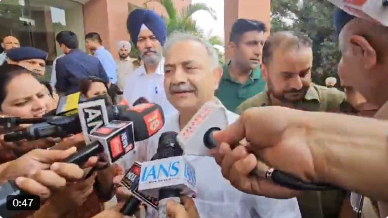 ਬਿਕਰਮ ਮਜੀਠੀਆ ਖਿਲਾਫ਼ 100 ਫੀਸਦੀ ਸਬੂੁਤ, ਆਪਣੀ ਸਰਕਾਰ ਹੋਣ ਕਰਕੇ ਬੱਚ ਗਏ... EX DGP ਸਿਧਾਰਥ ਚਟੋਪਾਧਿਆਏ ਨੇ ਵਿਜੀਲੈਂਸ ਨੂੰ ਦਿੱਤੀ ਡਿਟੇਲ