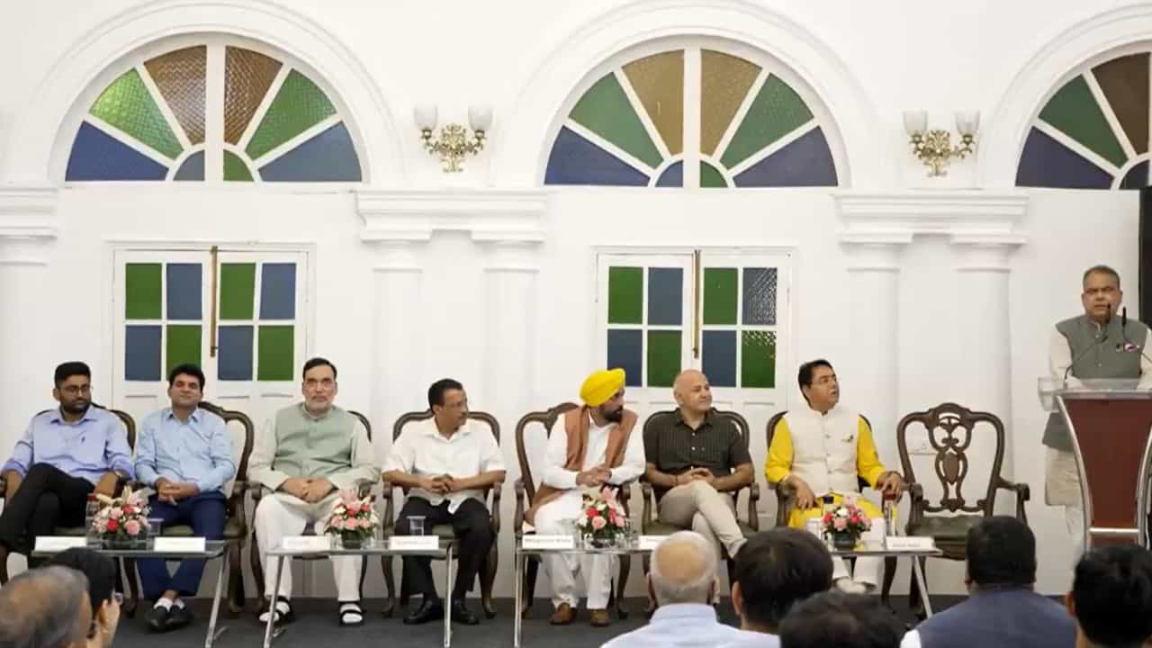 ਦਿੱਲੀ ਦੇ ਕਪੂਰਥਲਾ ਹਾਊਸ ਚ ਜਿੱਤ ਦਾ ਜਸ਼ਨ, ਸੀਐਮ ਮਾਨ ਤੇ ਕੇਜਰੀਵਾਲ ਨੇ ਦਿੱਤਾ ਇਹ ਸੰਦੇਸ਼