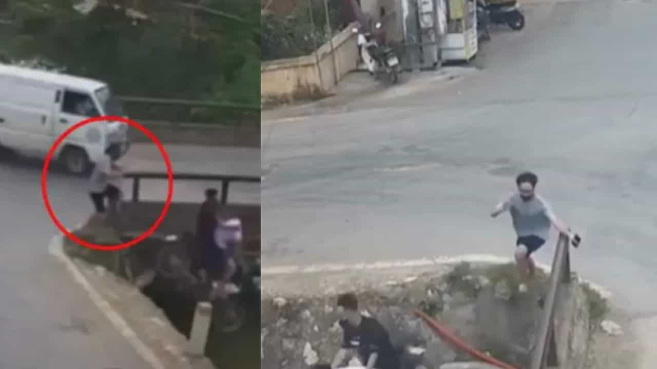 Viral Video: ਸ਼ਖਸ ਨੇ ਦਿਮਾਗ ਨਾਲ ਦਿੱਤੀ ਮੌਤ ਨੂੰ ਮਾਤ, ਨਾਲੇ ਵਿੱਚ ਡਿੱਗਦੇ-ਡਿੱਗਦੇ ਬਣਿਆ Supermen, CCTV ਵਿੱਚ ਕੈਦ ਹੋਇਆ ਫਿਲਮੀ ਸੀਨ