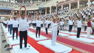 ਵਾਹਗਾ ਬਾਰਡਰ ‘ਤੇ ਮਨਾਇਆ ਗਿਆ Yoga Day, BSF ਜਵਾਨਾਂ, ਸਰਹੱਦੀ ਪਿੰਡਾਂ ਦੇ ਨਾਗਰਿਕਾਂ ਤੇ ਸਕੂਲੀ ਬੱਚਿਆਂ ਨੇ ਕੀਤਾ ਯੋਗਾ ਅਭਿਆਸ