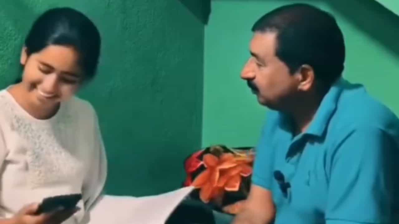 Viral Video: ਪਾਪਾ ਨਾਲ ਮਜ਼ਾਕ ਕਰਨਾ ਕੁੜੀ ਨੂੰ ਪਿਆ ਭਾਰੀ, ਇੰਝ ਕੀਤਾ Roast...ਦੇਖ ਨਹੀਂ ਰੁਕੇਗਾ ਹਾਸਾ