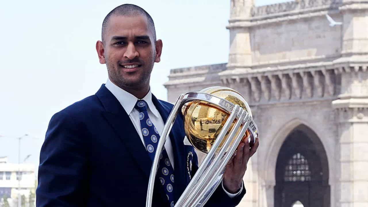 ਧੋਨੀ ਨੂੰ ICC ਨੇ ਦਿੱਤਾ ਸਭ ਤੋਂ ਵੱਡਾ ਸਨਮਾਨ, ਹਾਲ ਆਫ਼ ਫੇਮ ਚ ਜਗ੍ਹਾ, ਇਨ੍ਹਾਂ 6 ਦਿੱਗਜਾਂ ਨੂੰ ਵੀ ਸ਼ਾਮਲ ਕੀਤਾ ਗਿਆ ਧੋਨੀ ਨੂੰ ICC ਨੇ ਦਿੱਤਾ ਸਭ ਤੋਂ ਵੱਡਾ ਸਨਮਾਨ, ਹਾਲ ਆਫ਼ ਫੇਮ ਚ ਜਗ੍ਹਾ, ਇਨ੍ਹਾਂ 6 ਦਿੱਗਜਾਂ ਨੂੰ ਵੀ ਸ਼ਾਮਲ ਕੀਤਾ ਗਿਆ