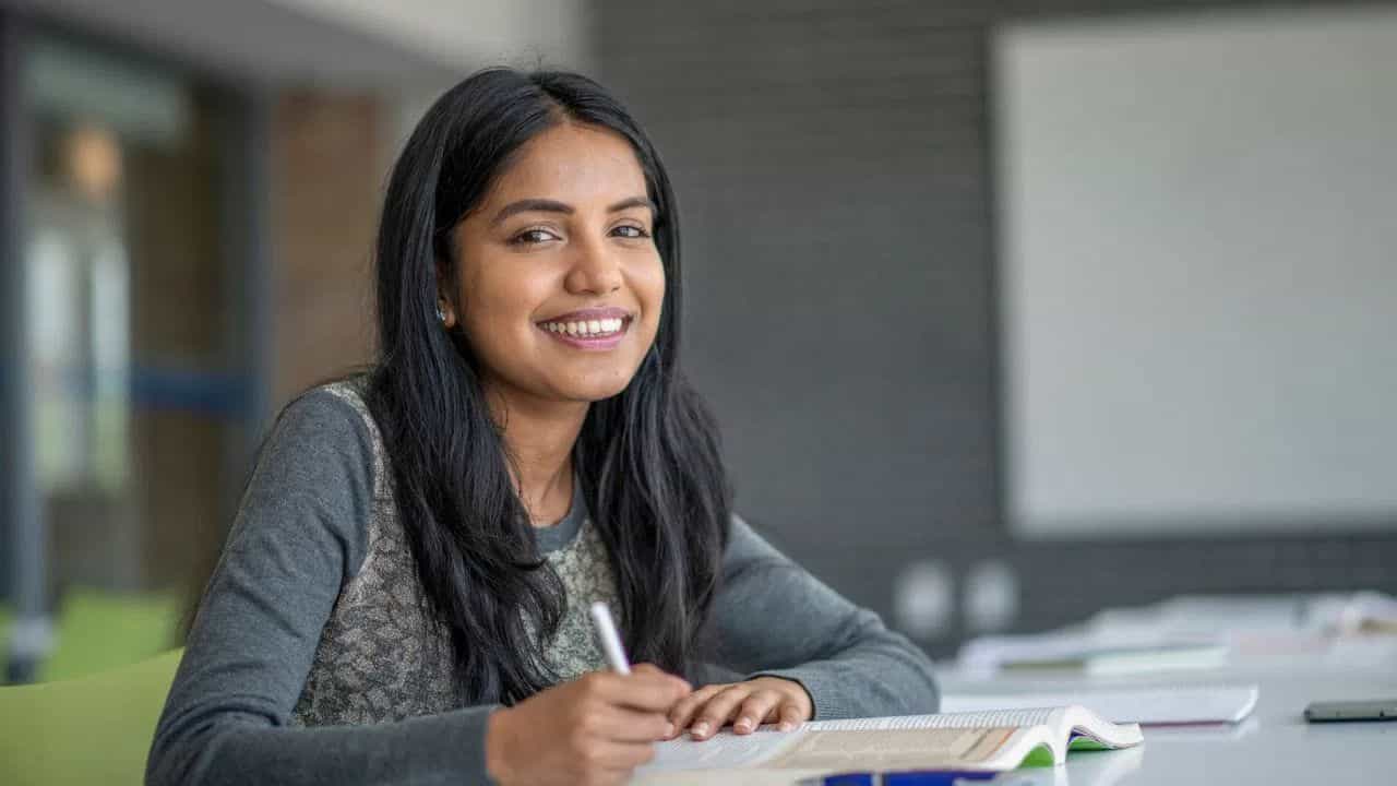 JOB Alert : SSC ਨੇ 437 ਅਸਾਮੀਆਂ ਲਈ ਕੱਢੀ ਭਰਤੀ, ਜੇਕਰ ਤੁਹਾਡੇ ਕੋਲ  ਹੈ ਇਹ ਡਿਗਰੀ ਤਾਂ ਤੁਰੰਤ ਅਪਲਾਈ ਕਰੋ