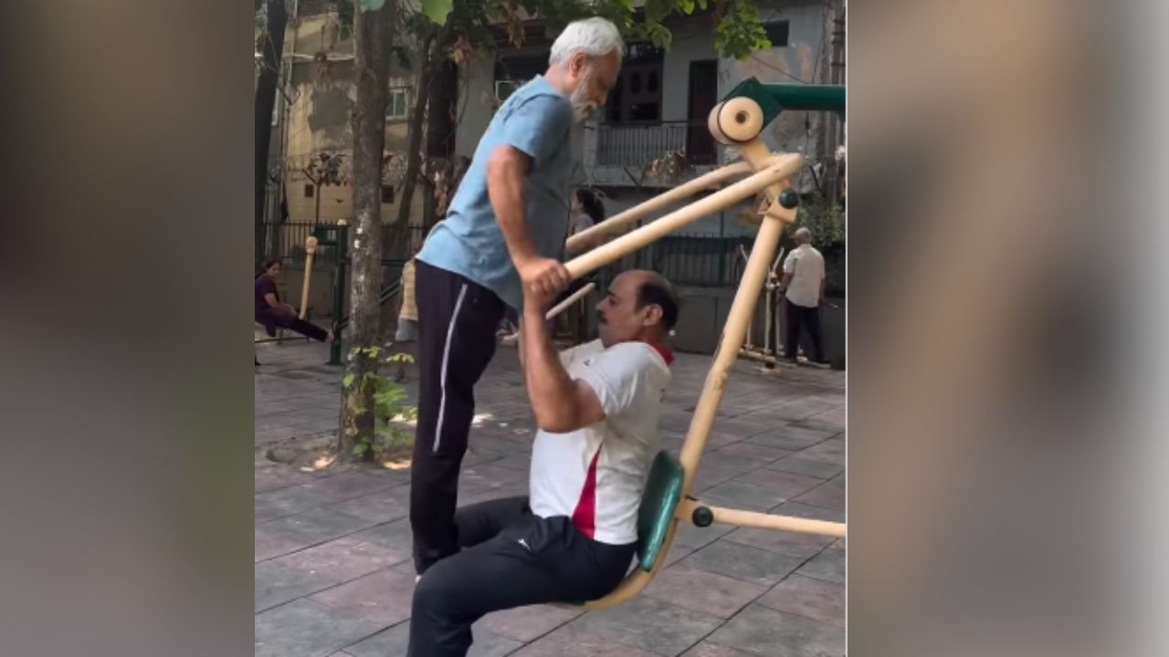 ਪਾਰਕ ‘ਚ ‘ਟੂ-ਇਨ-ਵਨ’ Workout ਕਰਦੇ ਦਿਖੇ 2 ਬਜ਼ੁਰਗ Best friends, ਵਾਇਰਲ ਹੋ ਰਹੀ VIDEO ਪਾਰਕ ‘ਚ ‘ਟੂ-ਇਨ-ਵਨ’ Workout ਕਰਦੇ ਦਿਖੇ 2 ਬਜ਼ੁਰਗ Best friends, ਵਾਇਰਲ ਹੋ ਰਹੀ VIDEO