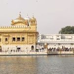 ਗੋਲਡਨ ਟੈਂਪਲ ‘ਚ ਧਮਾਕੇ ਦੀ ਧਮਕੀ, ਪੁਲਿਸ ਨੇ ਸਾਰੇ ਇਲਾਕੇ ਦੀ ਕੀਤੀ ਘੇਰਾਬੰਦੀ ਗੋਲਡਨ ਟੈਂਪਲ ‘ਚ ਧਮਾਕੇ ਦੀ ਧਮਕੀ, ਪੁਲਿਸ ਨੇ ਸਾਰੇ ਇਲਾਕੇ ਦੀ ਕੀਤੀ ਘੇਰਾਬੰਦੀ