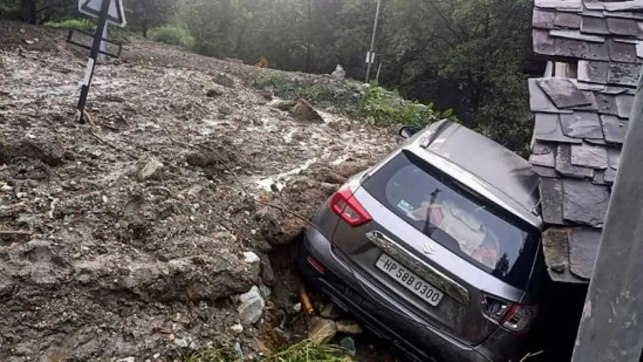 Himachal Pradesh: ਕੁੱਲੂ ਦੀ ਸੈਂਜ ਘਾਟੀ ਵਿੱਚ ਫਟਿਆ ਬੱਦਲ, ਹੜ੍ਹ ਕਾਰਨ ਇੰਨੇ ਲੋਕਾਂ ਦੀ ਗਈ ਜਾਨ, ਵਿਧਾਇਕ ਨੇ ਕਹੀ ਇਹ ਗੱਲ!