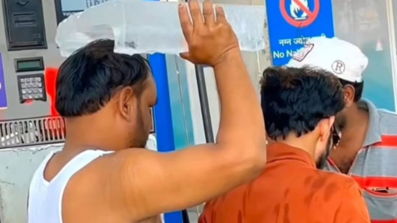 Viral Video: ਗਰਮੀ ਤੋਂ ਰਾਹਤ ਪਾਉਣ ਲਈ ਅੰਕਲ ਨੇ ਅਪਣਾਇਆ ਸ਼ਾਨਦਾਰ ਤਰੀਕਾ, ਫੋਟੋ ਸੋਸ਼ਲ ਮੀਡੀਆ ‘ਤੇ ਹੋ ਰਹੀ ਵਾਇਰਲ
