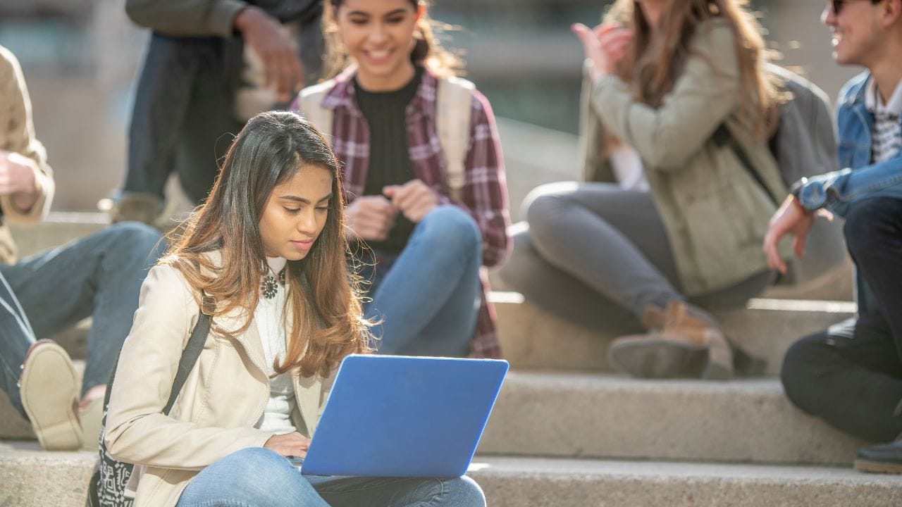 Studying Abroad Dream: ਜੇਕਰ ਤੁਹਾਡਾ ਵਿਦੇਸ਼ ਵਿੱਚ ਪੜ੍ਹਾਈ ਕਰਨ ਦਾ ਸੁਪਨਾ ਹੈ ਤਾਂ ਜ਼ਰੂਰ ਦੇਖੋ ਇਹ VIDEO