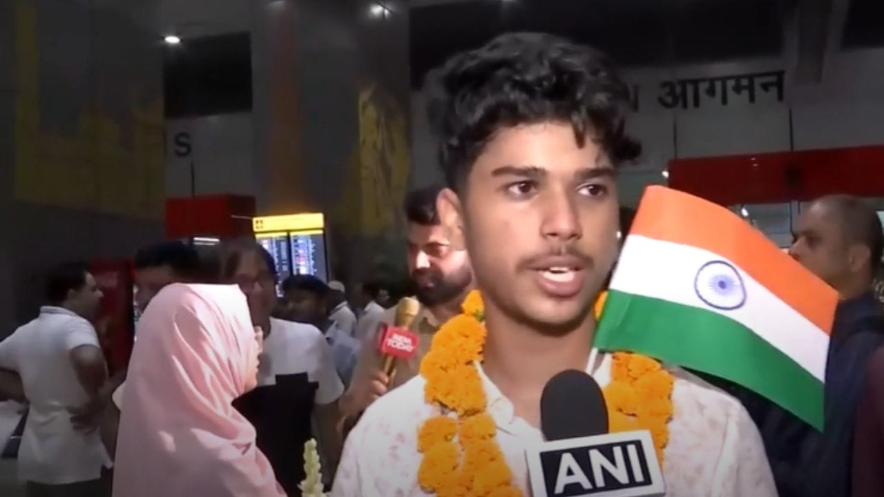 Operation Sindhu: ਜੰਗ ਦੇ ਮੈਦਾਨ ਤੋਂ ਭਾਰਤ ਵਾਪਸ ਆਏ ਭਾਰਤੀਆਂ ਦੀਆਂ ਅੱਖਾਂ ਵਿੱਚ ਖੁਸ਼ੀ ਦੇ ਹੰਝੂ