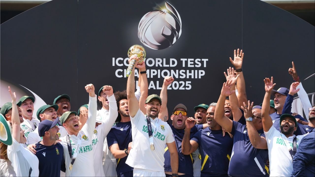 ਦੱਖਣੀ ਅਫਰੀਕਾ ਦੇ ਚੈਂਪੀਅਨ ਬਣਨ ਦੇ ਨਾਲ, WTC 2023-25 ਦਾ ਸਫ਼ਰ ਖਤਮ ਹੋ ਗਿਆ ਅਤੇ, ਹੁਣ ICC ਦਾ ਸਭ ਤੋਂ ਵੱਡਾ ਟੂਰਨਾਮੈਂਟ 17 ਜੂਨ ਤੋਂ ਦੁਬਾਰਾ ਸ਼ੁਰੂ ਹੋ ਰਿਹਾ ਹੈ। ਵਿਸ਼ਵ ਟੈਸਟ ਚੈਂਪੀਅਨਸ਼ਿਪ 2025-27 ਸ਼ੁਰੂ ਹੋ ਰਹੀ ਹੈ। (Photo: PTI)