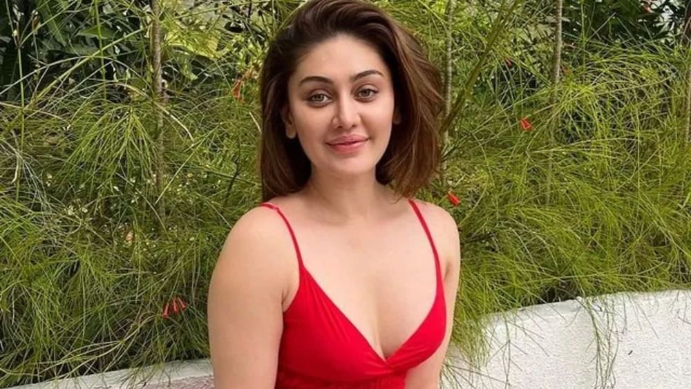 ਜਰੀਵਾਲਾ ਉਪਨਾਮ ਦਾ ਅਰਥ ਇੱਕ ਜੁਲਾਹੇ ਜਾਂ ਇੱਕ ਵਿਅਕਤੀ ਨਾਲ ਜੁੜਿਆ ਹੋਇਆ ਹੈ ਜੋ ਜ਼ਰੀ ਦਾ ਕੰਮ ਕਰਦਾ ਹੈ। ਇਹ ਗੁਜਰਾਤੀ ਸ਼ਬਦ 'ਜ਼ਰੀ' ਤੋਂ ਲਿਆ ਗਿਆ ਹੈ, ਜਿਸਦਾ ਅਰਥ ਹੈ ਸੋਨੇ ਜਾਂ ਚਾਂਦੀ ਦੇ ਧਾਗਿਆਂ ਨਾਲ ਕੀਤੀ ਜਾਣ ਵਾਲੀ ਬੁਣਾਈ ਜਾਂ ਕਢਾਈ (ਜਿਸਨੂੰ ਬ੍ਰੋਕੇਡ ਵਰਕ ਵੀ ਕਿਹਾ ਜਾਂਦਾ ਹੈ), ਅਤੇ ਪਿਛੇਤਰ 'ਵਾਲਾ', ਜਿਸਦਾ ਅਰਥ ਹੈ 'ਕਰਨ ਵਾਲਾ', 'ਪੇਸ਼ੇਵਰ' ਜਾਂ 'ਨਾਲ ਸਬੰਧਤ'।