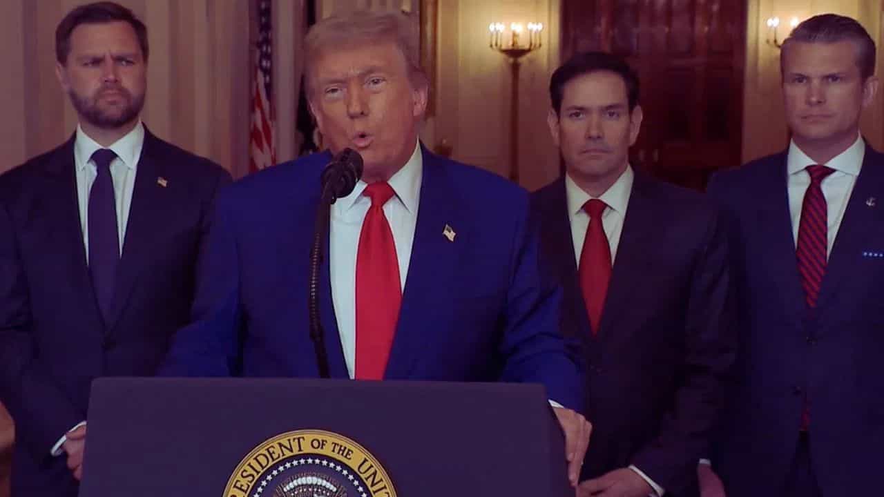 ਇਰਾਨ ਦੇ ਪ੍ਰਮਾਣੂ ਟਿਕਾਣਿਆਂ ਨੂੰ ਨਸ਼ਟ ਕਰਨ ਤੋਂ ਬਾਅਦ ਗਰਜੇ ਟਰੰਪ, ਕਿਹਾ-ਹੁਣ ਸ਼ਾਂਤੀ ਹੋਵੇਗੀ ਜਾਂ ਫਿਰ ਭਿਆਨਕ ਤ੍ਰਾਸਦੀ ਇਰਾਨ ਦੇ ਪ੍ਰਮਾਣੂ ਟਿਕਾਣਿਆਂ ਨੂੰ ਨਸ਼ਟ ਕਰਨ ਤੋਂ ਬਾਅਦ ਗਰਜੇ ਟਰੰਪ, ਕਿਹਾ-ਹੁਣ ਸ਼ਾਂਤੀ ਹੋਵੇਗੀ ਜਾਂ ਫਿਰ ਭਿਆਨਕ ਤ੍ਰਾਸਦੀ