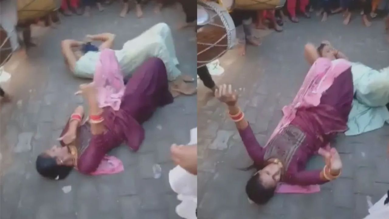Viral Dance Video: ਢੋਲ ‘ਤੇ ਨਾਗਿਨ ਡਾਂਸ ਕਰਦੀਆਂ ਨਜ਼ਰ ਆਈਆਂ ਔਰਤਾਂ, ਦੇਖ ਕੇ ਦੰਗ ਰਹਿ ਗਏ ਲੋਕ Viral Dance Video: ਢੋਲ ‘ਤੇ ਨਾਗਿਨ ਡਾਂਸ ਕਰਦੀਆਂ ਨਜ਼ਰ ਆਈਆਂ ਔਰਤਾਂ, ਦੇਖ ਕੇ ਦੰਗ ਰਹਿ ਗਏ ਲੋਕ