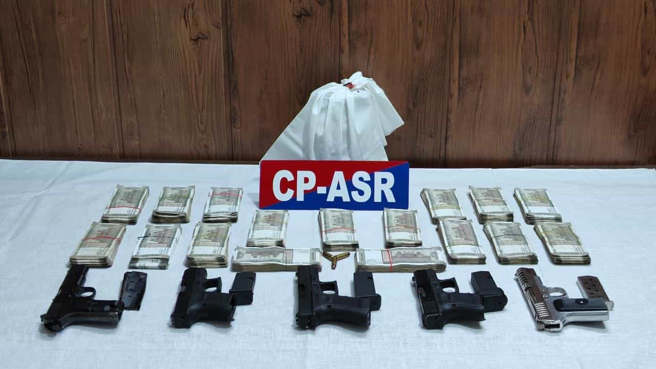 ਹਥਿਆਰਾਂ ਤਸਕਰੀ ਤੇ ਹਵਾਲਾ ਕਾਰੋਬਾਰ ਚ ਸ਼ਾਮਲ 9 ਮੁਲਜ਼ਮ ਕਾਬੂ, ਡਰੱਗ ਮਨੀ ਤੇ ਨਸ਼ਾ ਬਰਾਮਦ