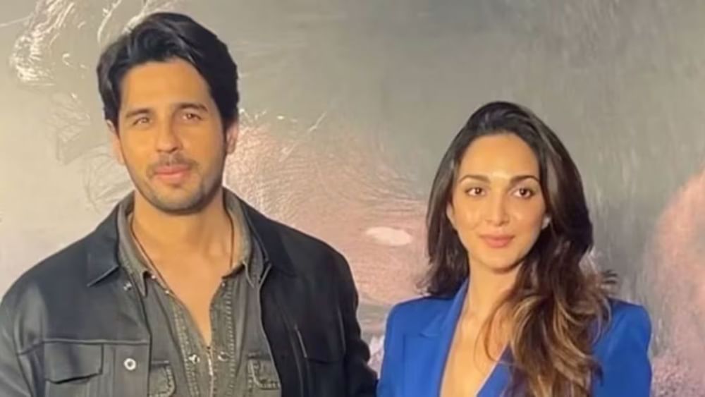 ਦੋਵਾਂ ਨੇ ਆਪਣੇ ਰਿਸ਼ਤੇ ਨੂੰ ਗੁਪਤ ਰੱਖਿਆ ਅਤੇ ਫਿਰ ਵਿਆਹ ਕਰਵਾ ਲਿਆ। ਅਤੇ ਹੁਣ ਦੋਵੇਂ ਇੱਕ ਧੀ ਦੇ ਮਾਪੇ ਬਣ ਗਏ ਹਨ। ਲੋਕ ਦੋਵਾਂ ਨੂੰ ਵਧਾਈਆਂ ਦੇ ਰਹੇ ਹਨ।