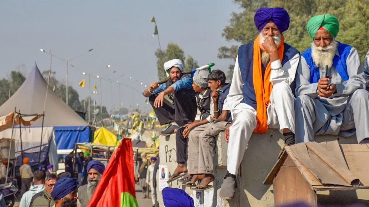 SKM ਦਾ ਕੇਂਦਰ ਖਿਲਾਫ ਅੰਦੋਲਨ: 31 ਅਗਸਤ ਨੂੰ ਦੇਸ਼ ਭਰ ‘ਚ ਟਰੈਕਟਰ ਮਾਰਚ, 26 ਨਵੰਬਰ ਨੂੰ ਸੰਘਰਸ਼ ਦੀ ਚੇਤਾਵਨੀ SKM ਦਾ ਕੇਂਦਰ ਖਿਲਾਫ ਅੰਦੋਲਨ: 31 ਅਗਸਤ ਨੂੰ ਦੇਸ਼ ਭਰ ‘ਚ ਟਰੈਕਟਰ ਮਾਰਚ, 26 ਨਵੰਬਰ ਨੂੰ ਸੰਘਰਸ਼ ਦੀ ਚੇਤਾਵਨੀ