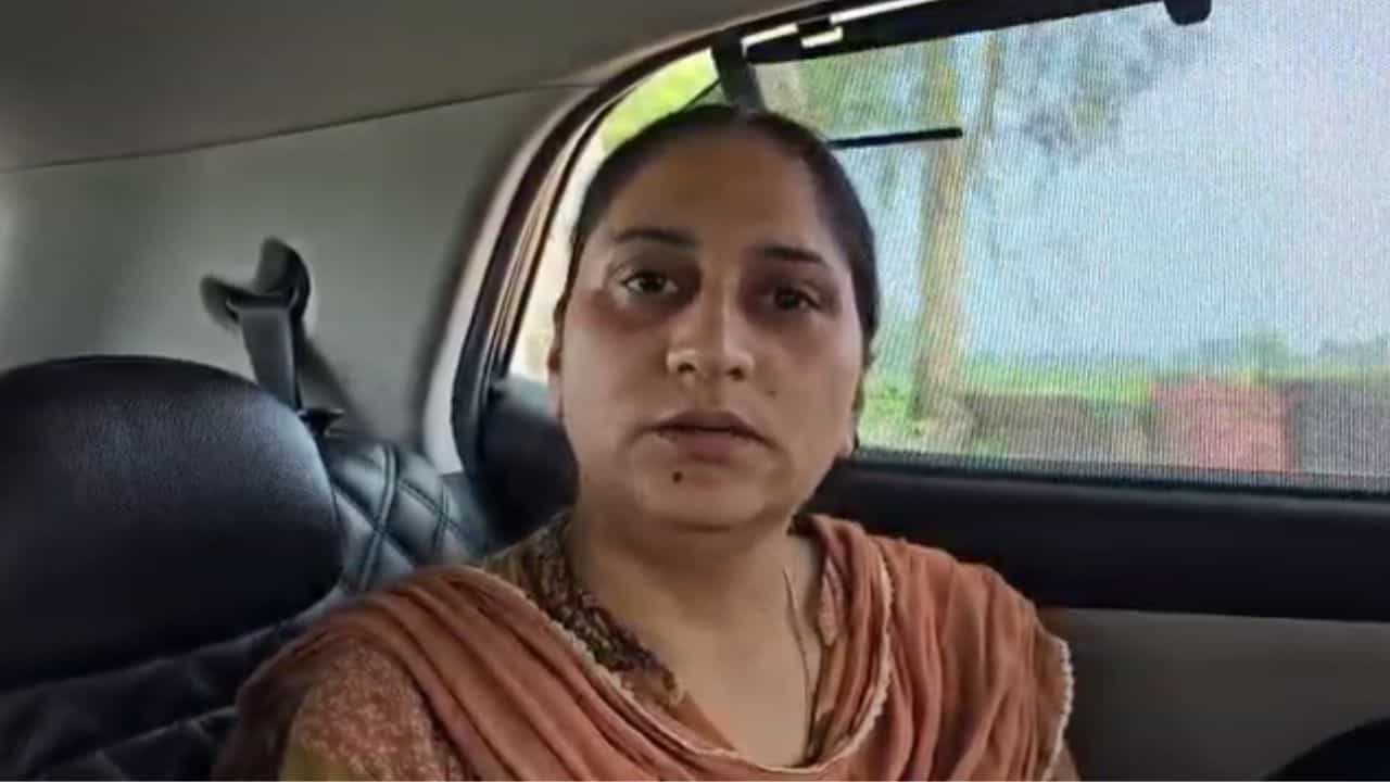 ਪੰਜਾਬ ਸਰਕਾਰ ਦੀ ਇੱਕ ਹੋਰ ਵੱਡੀ ਕਾਰਵਾਈ, ਫਤਿਹਗੜ੍ਹ ਚੂੜੀਆਂ ਚ ਰਜਿਸਟਰੀ ਕਲਰਕ ਨੂੰ 3 ਘੰਟਿਆਂ ਚ ਕੀਤਾ ਮੁਅੱਤਲ