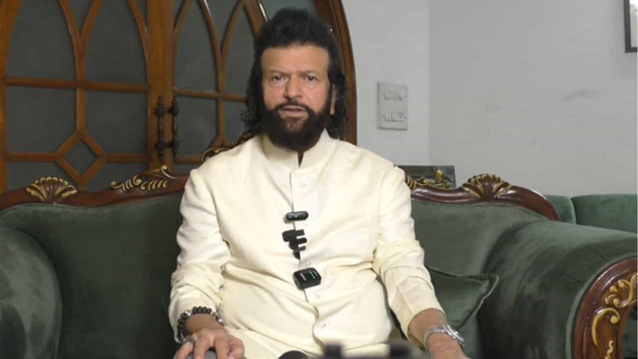 ਕੱਟੜਤਾ ਫੈਲਾਉਣਾ ਸਹੀ ਨਹੀਂ, ਸਰਦਾਰ ਜੀ 3 ਵਿਵਾਦ ਵਿਚਾਲੇ ਦਿਲਜੀਤ ਦੌਸਾਂਝ ਦੇ ਪੱਖ ਚ ਬੋਲੇ ਹੰਸ ਰਾਜ ਹੰਸ ਕੱਟੜਤਾ ਫੈਲਾਉਣਾ ਸਹੀ ਨਹੀਂ, ਸਰਦਾਰ ਜੀ 3 ਵਿਵਾਦ ਵਿਚਾਲੇ ਦਿਲਜੀਤ ਦੌਸਾਂਝ ਦੇ ਪੱਖ ਚ ਬੋਲੇ ਹੰਸ ਰਾਜ ਹੰਸ