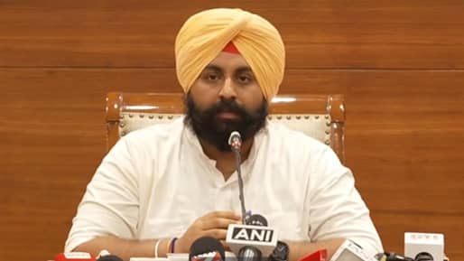 ਅੰਮ੍ਰਿਤਸਰ: ਵਿਦਿਆਰਥਣ ਖੁਦਕੁਸ਼ੀ ਮਾਮਲੇ ‘ਚ ਸਿੱਖਿਆ ਮੰਤਰੀ ਸਖ਼ਤ, ਸਕੂਲ ਪ੍ਰਬੰਧਨ ਖਿਲਾਫ ਕੇਸ ਦਰਜ