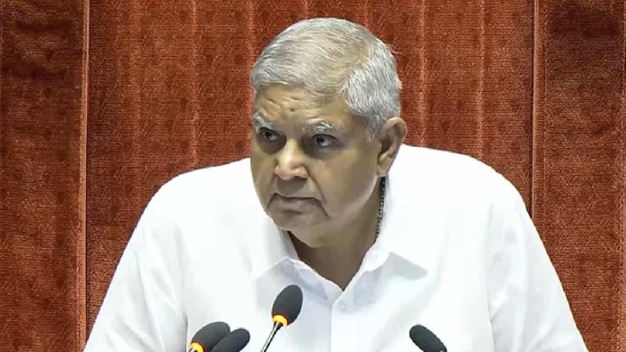 ਕਾਰਜਕਾਲ ਦੇ ਵਿਚਕਾਰ ਅਸਤੀਫਾ ਦੇਣ ਵਾਲੇ ਤੀਜੇ ਉਪ ਰਾਸ਼ਟਰਪਤੀ ਬਣੇ ਧਨਖੜ, ਪਹਿਲਾਂ ਕਿਸ ਨੇ ਇਸ ਤਰ੍ਹਾਂ ਕੀਤਾ? ਕਾਰਜਕਾਲ ਦੇ ਵਿਚਕਾਰ ਅਸਤੀਫਾ ਦੇਣ ਵਾਲੇ ਤੀਜੇ ਉਪ ਰਾਸ਼ਟਰਪਤੀ ਬਣੇ ਧਨਖੜ, ਪਹਿਲਾਂ ਕਿਸ ਨੇ ਇਸ ਤਰ੍ਹਾਂ ਕੀਤਾ?