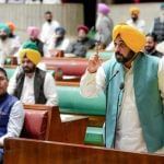 ਪੰਜਾਬ ਵਿਧਾਨ ਸਭਾ ਦਾ ਅੱਜ ਚੌਥਾ ਦਿਨ: ਬੇਅਦਬੀ ਬਿੱਲ ਹੋ ਸਕਦਾ ਹੈ ਪਾਸ, ਨਸ਼ੇ ਦੇ ਮੁੱਦੇ ‘ਤੇ ਵੀ ਹੋਵੇਗੀ ਬਹਿਸ ਪੰਜਾਬ ਵਿਧਾਨ ਸਭਾ ਦਾ ਅੱਜ ਚੌਥਾ ਦਿਨ: ਬੇਅਦਬੀ ਬਿੱਲ ਹੋ ਸਕਦਾ ਹੈ ਪਾਸ, ਨਸ਼ੇ ਦੇ ਮੁੱਦੇ ‘ਤੇ ਵੀ ਹੋਵੇਗੀ ਬਹਿਸ
