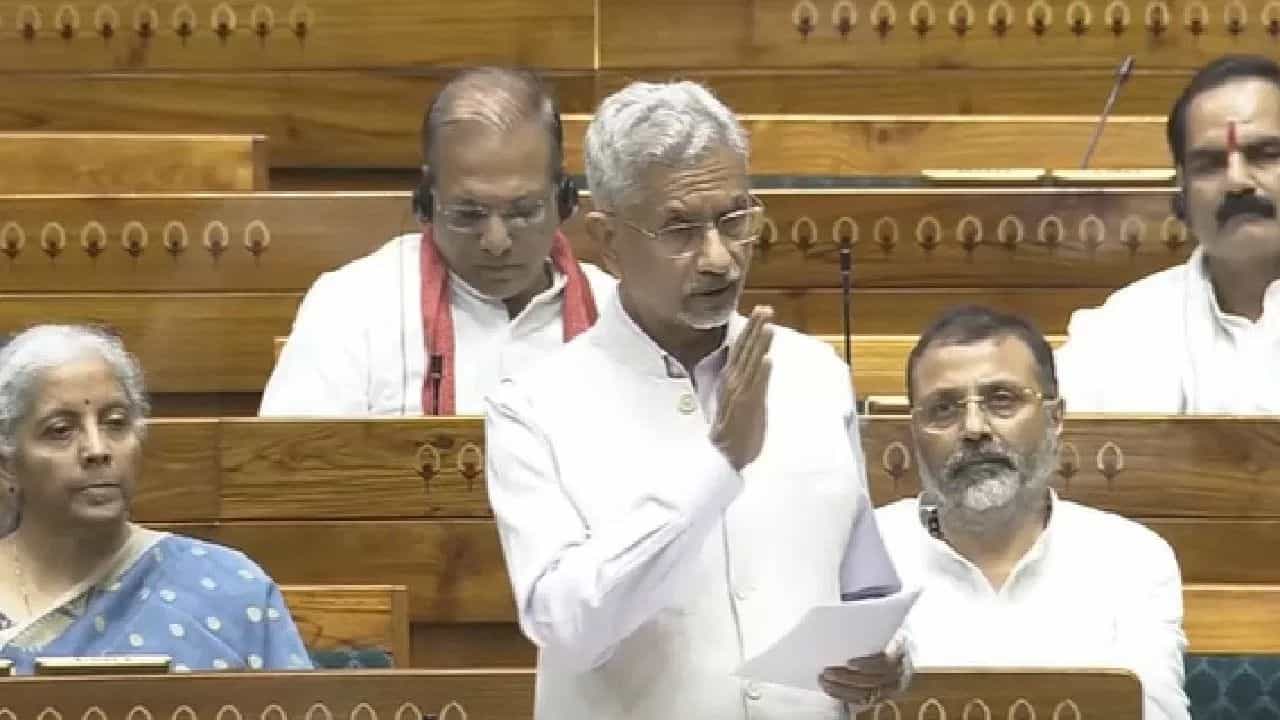 ਭਾਰਤ-ਪਾਕਿਸਤਾਨ ਵਿਚਕਾਰ ਕਿਸੇ ਨੇ ਨਹੀਂ ਕੀਤੀ ਵਿਚੋਲਗੀ, ਵਿਦੇਸ਼ ਮੰਤਰੀ ਐਸ ਜੈਸ਼ੰਕਰ ਦਾ ਦਾਅਵਾ ਭਾਰਤ-ਪਾਕਿਸਤਾਨ ਵਿਚਕਾਰ ਕਿਸੇ ਨੇ ਨਹੀਂ ਕੀਤੀ ਵਿਚੋਲਗੀ, ਵਿਦੇਸ਼ ਮੰਤਰੀ ਐਸ ਜੈਸ਼ੰਕਰ ਦਾ ਦਾਅਵਾ