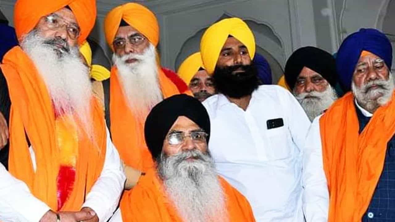 ਕੌਣ ਹਨ ਬੰਦੀ ਸਿੰਘ? ਜਿਨ੍ਹਾਂ ਦੀ ਰਿਹਾਈ ਲਈ SGPC ਨੇ ਕੇਂਦਰ ਸਰਕਾਰ ਨੂੰ ਦਿੱਤਾ ਨਵੰਬਰ ਤੱਕ ਦਾ ਸਮਾਂ ਕੌਣ ਹਨ ਬੰਦੀ ਸਿੰਘ? ਜਿਨ੍ਹਾਂ ਦੀ ਰਿਹਾਈ ਲਈ SGPC ਨੇ ਕੇਂਦਰ ਸਰਕਾਰ ਨੂੰ ਦਿੱਤਾ ਨਵੰਬਰ ਤੱਕ ਦਾ ਸਮਾਂ