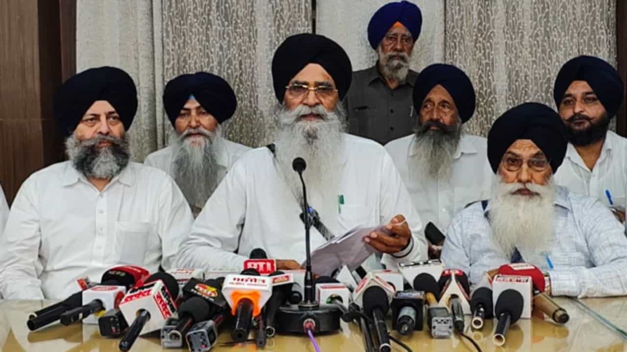 ਪ੍ਰੀਖਿਆ ਚ ਜਾਣ ਤੋਂ ਰੋਕੇ ਜਾਣ ਤੇ SGPC ਨੇ ਕੀਤੀ ਕਾਰਵਾਈ ਦੀ ਮੰਗ, ਕਰਤਾਰਪੁਰ ਲਾਂਘੇ ਦਾ ਚੁੱਕਿਆ ਮੁੱਦਾ ਪ੍ਰੀਖਿਆ ਚ ਜਾਣ ਤੋਂ ਰੋਕੇ ਜਾਣ ਤੇ SGPC ਨੇ ਕੀਤੀ ਕਾਰਵਾਈ ਦੀ ਮੰਗ, ਕਰਤਾਰਪੁਰ ਲਾਂਘੇ ਦਾ ਚੁੱਕਿਆ ਮੁੱਦਾ